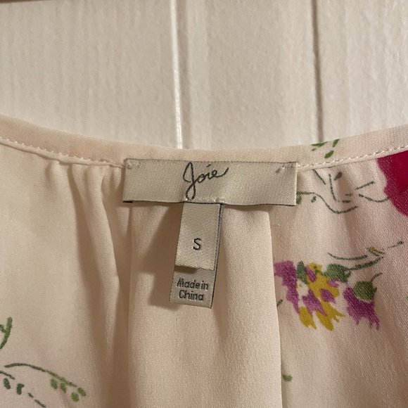 Joie Floral Floral Print Cold-Shoulder Silk Blouse - Picture 4 of 9